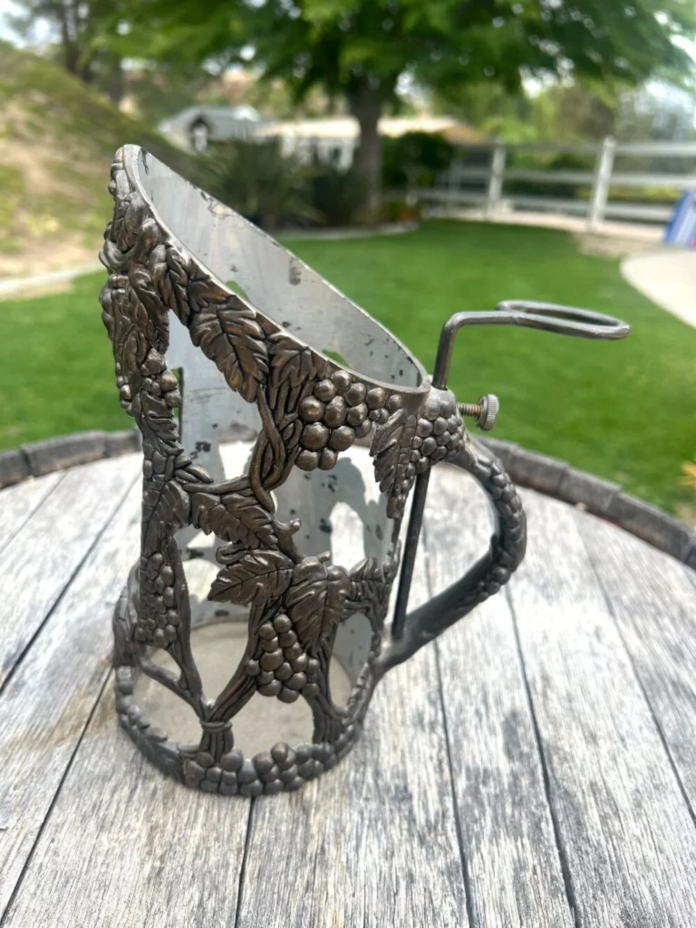 Vintage Bacchus Grapevine Metal Wine Bottle Holder - Metal